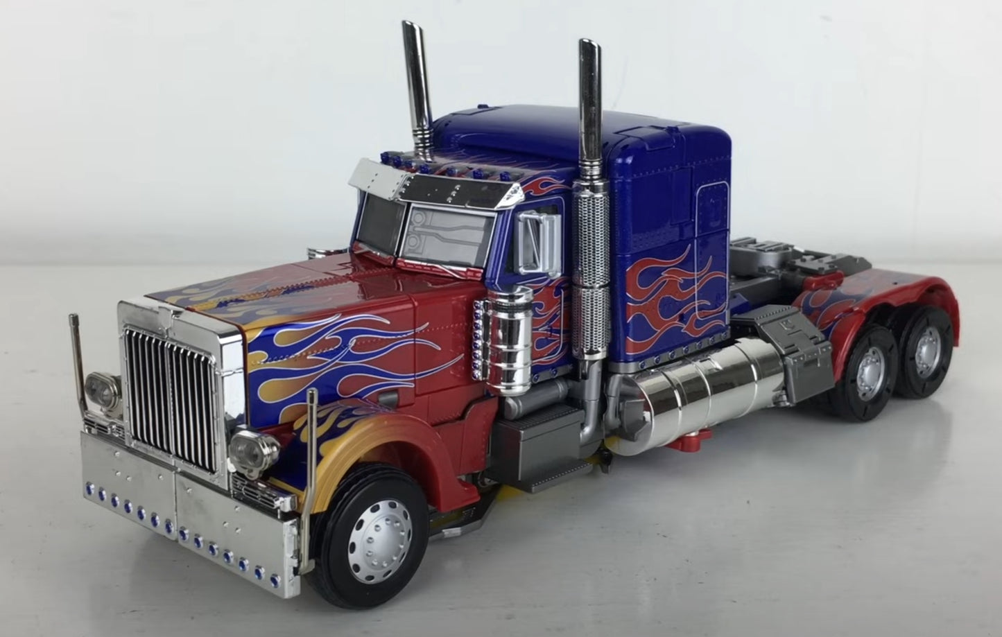 Optimus Prime MPM KO